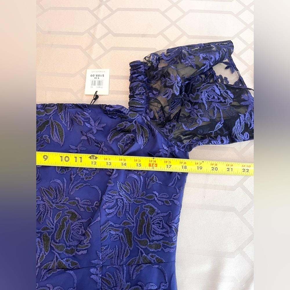 New Trina Turk Women Off The Shoulder Sheath Night Out Dress Blue Nightshade 10 - Picture 7 of 8